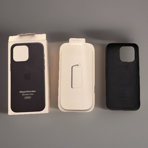 OEM Genuine Apple Silicone Case w/ MagSafe for iPhone 15 Pro Max - Black - Picture 3 of 14